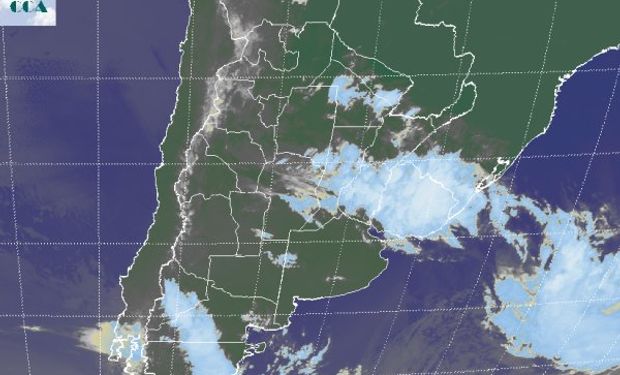 En la foto satelital se pueden apreciar las coberturas más homogéneas sobre la provincia de Entre Ríos y Uruguay.