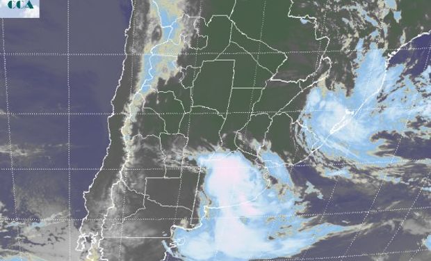 En la imagen satelital se aprecia con claridad del despliegue de las coberturas nubosas que están provocando las precipitaciones.