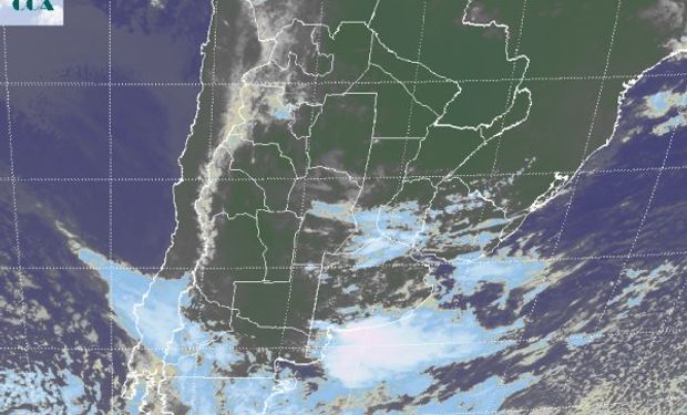 En la foto satelital pude apreciarse la variedad que presenta el despliegue de la nubosidad.