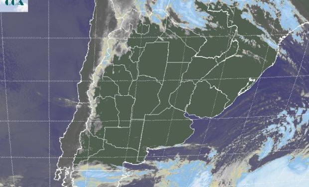 En la imagen satelital se observa, luego de mucho tiempo, una vasta zona donde los cielos despejados se despliegan sin ninguna interrupción.