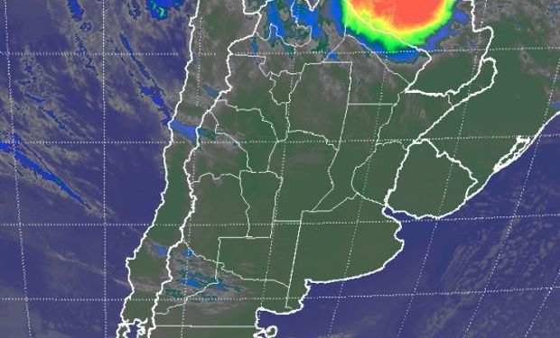 En el recorte de imagen satelital, se aprecia gran parte de la región pampeana, la Mesopotamia, los estados del sur de Brasil y Uruguay.