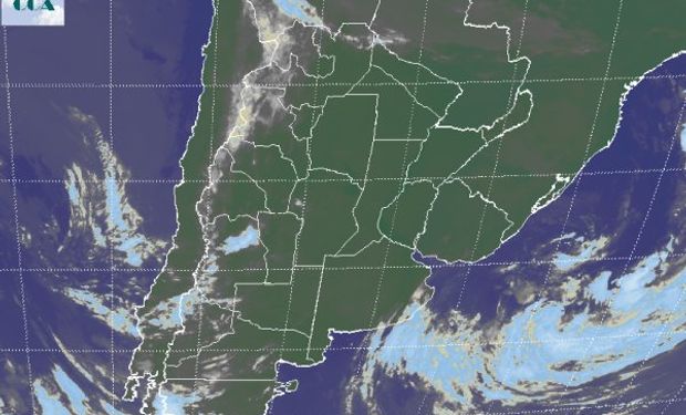 La foto satelital muestra un vasto despliegue de cielos despejados, el cual se extiende a las vecindades de las áreas agrícolas de los países limítrofes.