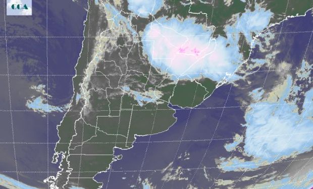 La Imagen Satelital muestra como los cielos despejados avanzan desde las provincias del sur sobre la franja central.