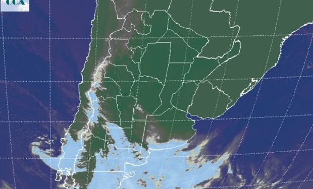 La foto satelital presenta una perturbación transitando la Patagonia.