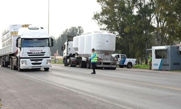 Kicillof endurece los controles en plena cosecha y aseguran que el foco siempre se pone en el campo: “El Estado es el principal evasor”