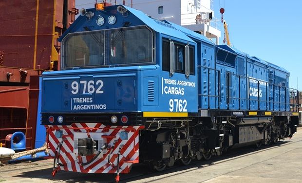 El ingreso de la primera locomotora al puerto de Timbúes tiene fecha