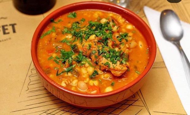 Los secretos del locro y recetas detrás de un plato lleno de campo e innovación