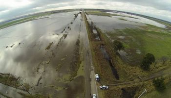 Video sobre una delicada situación por inundaciones en Los Ucles