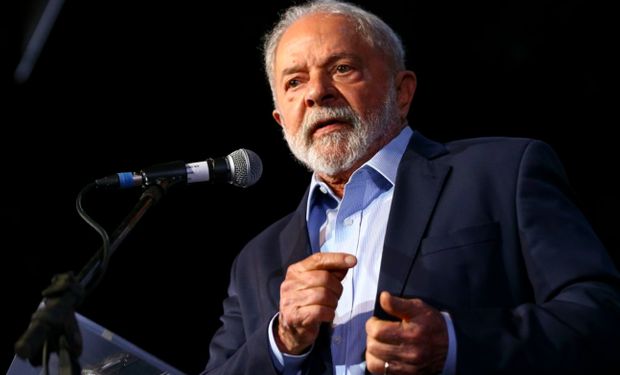 Campos Neto trabalha contra o país e Tarcísio influencia BC, acusa Lula