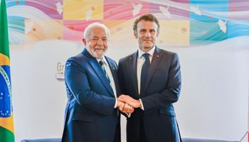 Lula vai se reunir com presidente francês neste mês em cúpula sobre pacto financeiro