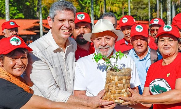 Lula recebe líderes do MST na Granja do Torto e estuda a criação do “Desenrola Campo”