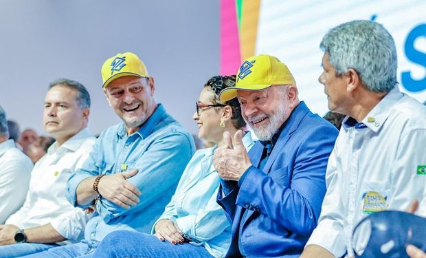 "Vocês compravam essas máquinas que parecem coisa de outro mundo pagando 2% de juro ao ano”, comparou Lula. (foto - Presidência da República)