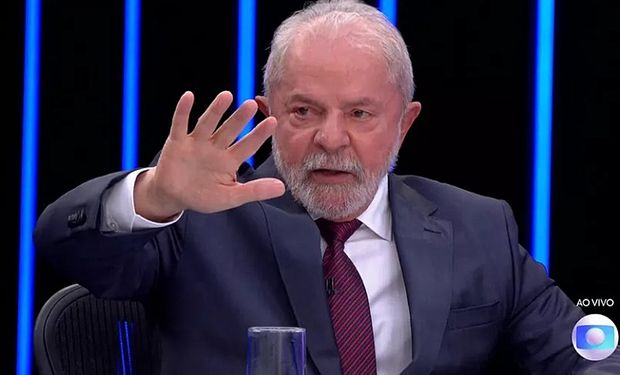 "O agronegócio fascista, sabe, que é fascista e direitista, porque os empresários sérios... (sic) esses não querem desmatar", disse Lula. (reprodução)