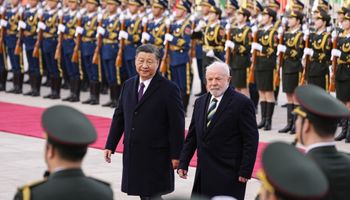 Lula a Xi Jinping: “Brasil pode dobrar a produção sem derrubar uma árvore”