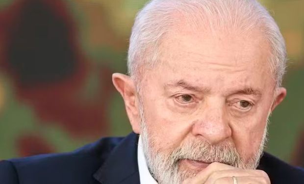 Lula passa por cirurgia de emergência após hemorragia cerebral