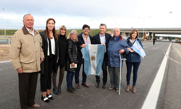 El presidente Mauricio Macri recorrió un nuevo tramo de la Autopista Pilar-Pergamino de la Ruta Nacional 8.