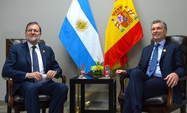 Presidente de España, Mariano Rajoy y el primer mandatario argentino, Mauricio Macri.