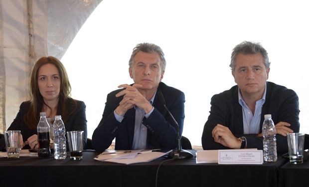 El presidente Macri junto a el secretario de Agroindustria, Etchevehere y la gobernadora bonaerense María Eugenia Vidal.