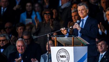 Macri en la Rural: "Se tienen que terminar las retenciones” pero “tuvimos que volver a tomarlas"