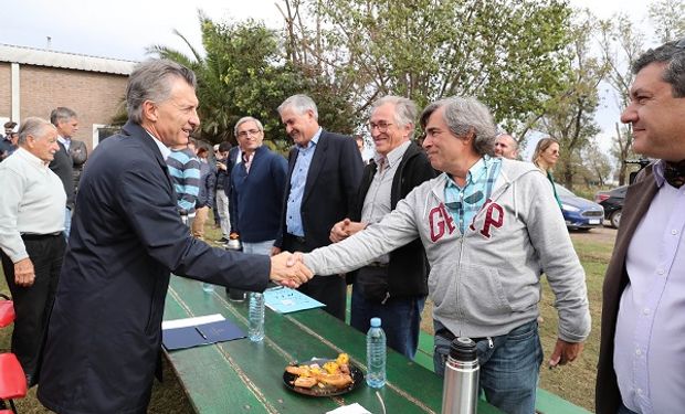 “Estamos en proceso de cambio fundacional para que nuestros hijos tengan un futuro mejor”, expresó el presidente en una visita a productores.