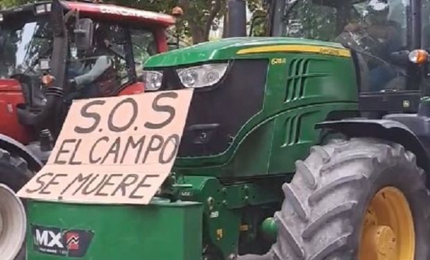 Masivo tractorazo de productores españoles: por qué alertan que "el campo está muriéndose"