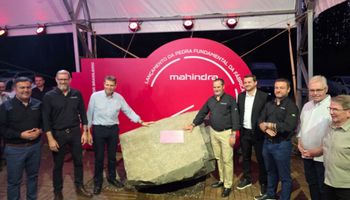 Mahindra lança pedra fundamental de nova fábrica no RS e prevê triplicar produção de tratores