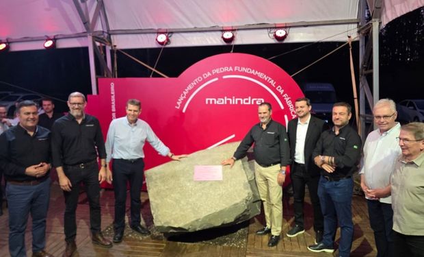 Mahindra lança pedra fundamental de nova fábrica no RS e prevê triplicar produção de tratores
