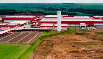 Frimesa inaugura maior frigorífico de suínos da América Latina