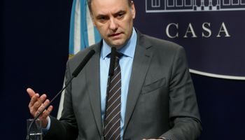 "Los que producen son héroes", destacó Manuel Adorni al repasar las últimas medidas para el campo