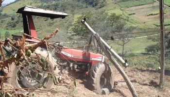 Máquinas agrícolas perto da rede elétrica provocam mortes no campo; veja como evitar acidentes