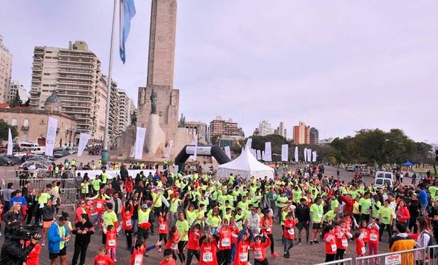 Todos los circuitos largarán a partir de las 9:00 horas desde el Monumento Nacional a la Bandera.