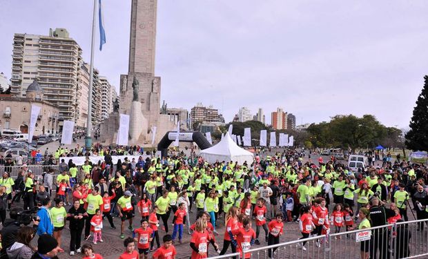 El punto de encuentro será el Monumento a la Bandera. Foto de archivo.