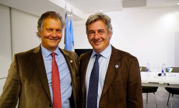 El actual presidente va por la reelección bajo el sello Presencia Federal, mientras que su vicepresidente lo enfrentará en las urnas con el sello Renovación con Unidad