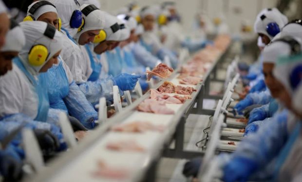 Marfrig e BRF condicionam fusão à aprovação do Cade e reapresentam proposta a acionistas