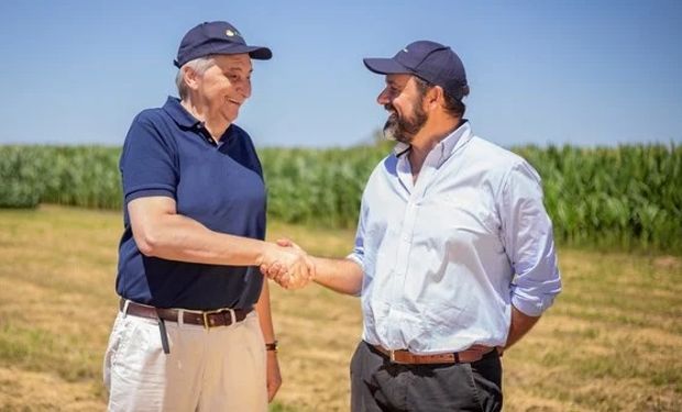 Foto: izquierda Mario Rubino (gerente general de ACA) derecha Claudio Soumoulou (presidente de ACA).