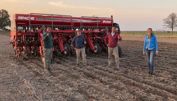 “El dinero no es problema, falta personal calificado”: el desafío del agro en tiempos de inteligencia artificial “El dinero no es problema, falta personal calificado”: el desafío del agro en tiempos de inteligencia artificial