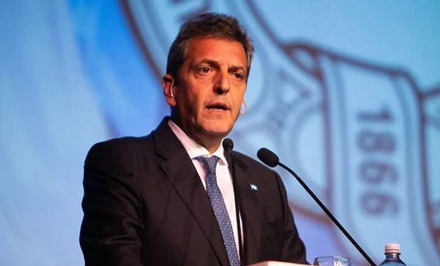 Massa destacó el único "impacto positivo" de la sequía y dijo que cuando se exporta una tonelada de trigo hay un solo empleo