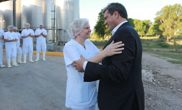 Desde Córdoba, Massa busca seducir al campo: "No hubo un solo tractorazo porque fuimos a abrazar a cada productor"