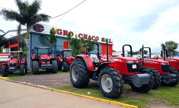 Un concesionario oficial se prepara para la venta de la nueva serie de tractores de Massey Ferguson