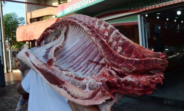 Otorgan un plazo de adecuación para comercializar carne por troceo y eliminar la media res