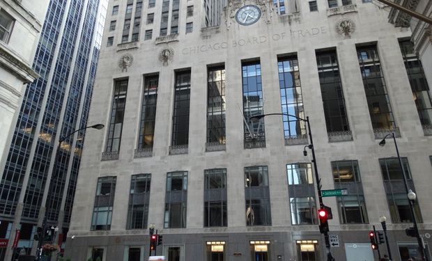 CBOT cierra el primer día de la semana con bajas en sus principales productos.
