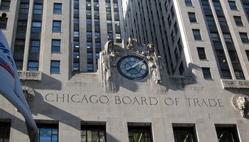 Siguen las bajas para la soja y el maíz en Chicago