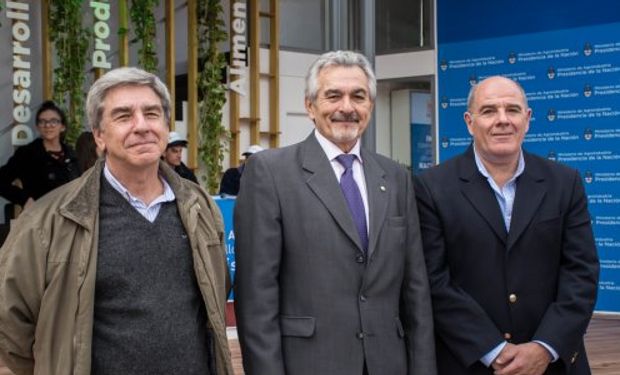 La presentación contó con la presencia de Amadeo Nicora –presidente del INTA–, Aldo Ferrari –director de Mercolactea– y Jorge Villar –director del INTA Rafaela–.