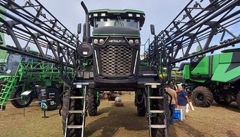 La pulverizadora más tecnológica y segura del mercado y la empresa que lidera las ventas en Argentina: llevaron más de 40 máquinas a Agroactiva