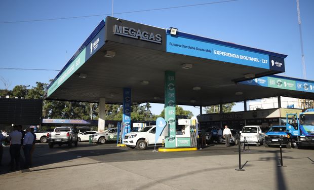Biocombustibles: Córdoba inauguró la primera estación de servicio con surtidores de B20 y E17