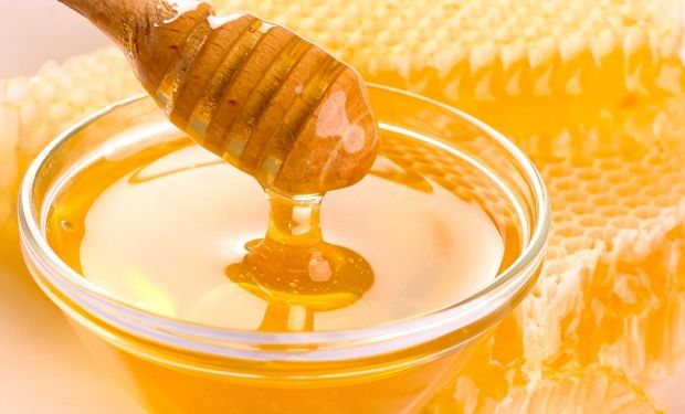 Prohiben la elaboración y venta de una marca de miel por estar "falsamente rotulada"