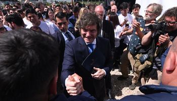 "Este es el camino": Milei estuvo en la inauguración de una planta agroindustrial y destacó que "el camino de la libertad no rendirá frutos solamente en el sector agropecuario"