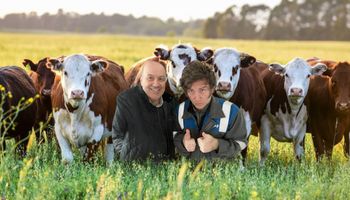 Sturzenegger anunció cambios para la ganadería, que "está viviendo un tiempo excepcional pero está regida por una norma de la época de Onganía"