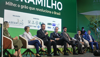 Fávaro enaltece "vocação brasileira para milho” e promete fortalecer setor