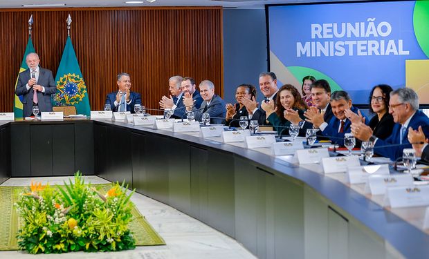 Dança das cadeiras: quais ministros deixam o governo Lula e quem assume